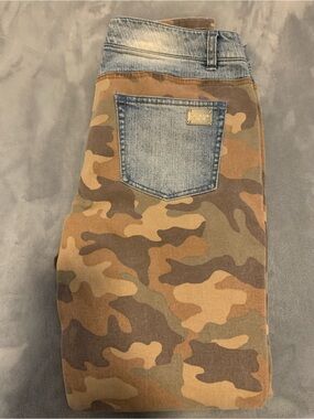 Michael Kors Women’s Camouflage Jeans with Light Blue Denim Pocket